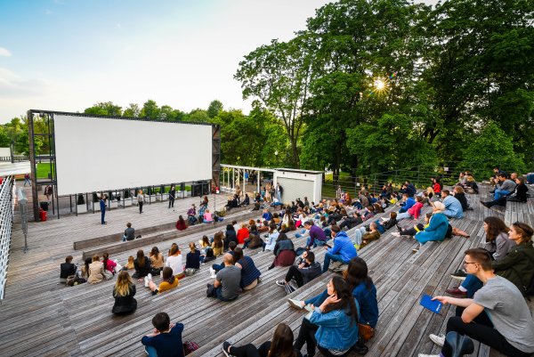 Кинотеатр в парке искусств «Музеон»