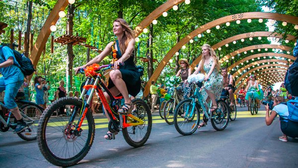 Парк Сокольники на велосипеде