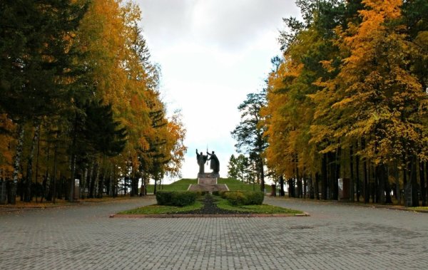 Лагерный сад Томск осенью