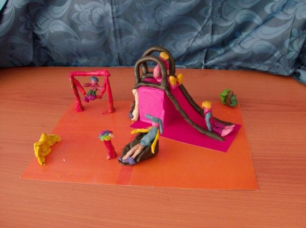 Детская площадка из пластилина
