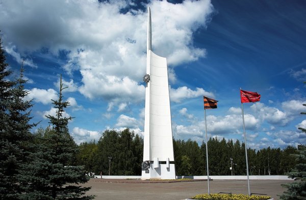 Стела Обелиск славы Киров