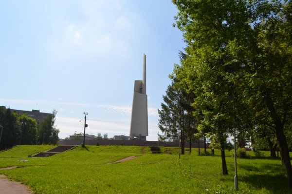 Обелиск парк Победы Киров