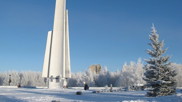 Стелла парк Победы город Киров зима