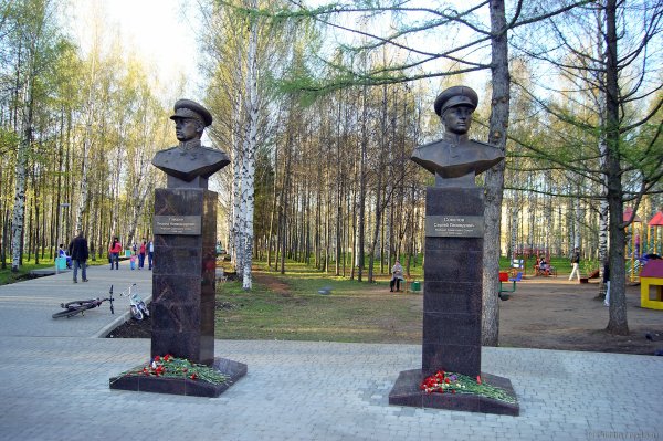 Парк Победы в Кирове бюсты маршалам