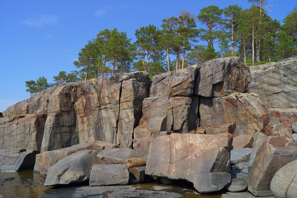 Гранитные скалы Карелии