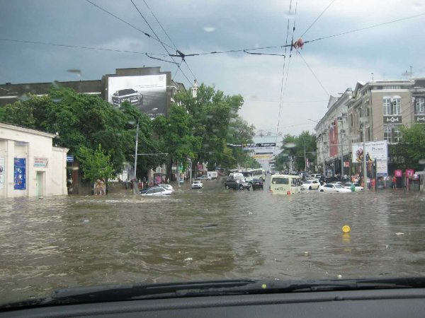 Наводнение в Ростове на Дону проспект Буденновский