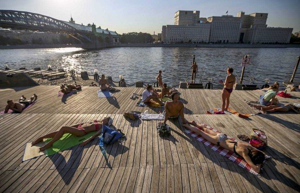 Пляж в парке Горького Москва
