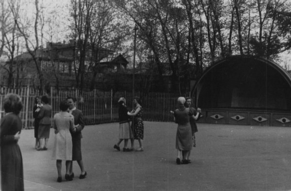 Г.Горький парк Кулибина Танцплощадка