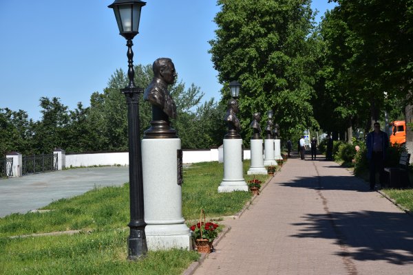 Колокол памяти парк Победы Кострома