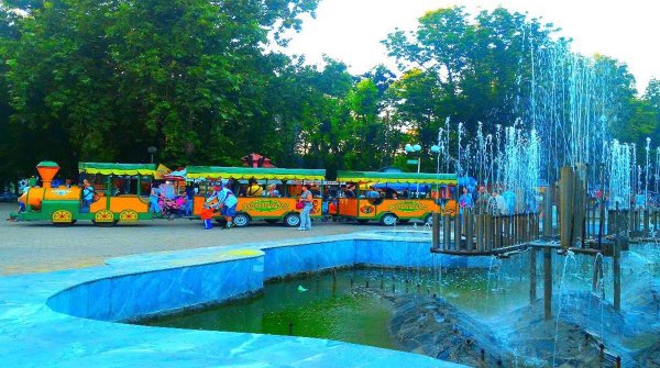 Город Ейск парк Поддубного аттракционы