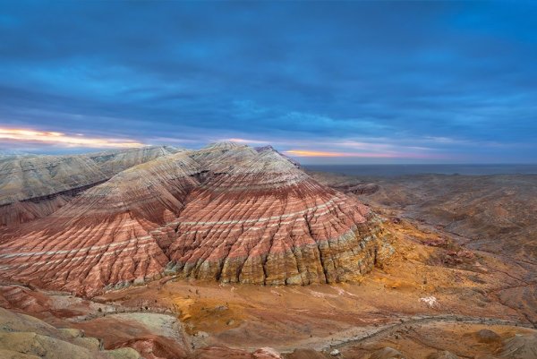 Разноцветные горы Алатау