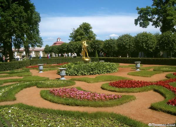 Сад Монплезир в Петергофе