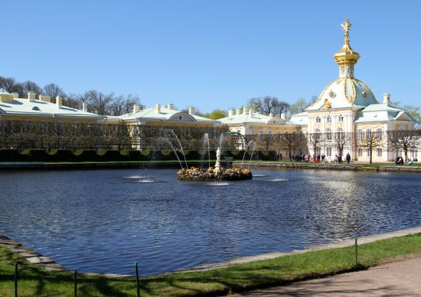 Петергоф большой Петергофский дворец с верхнего парка