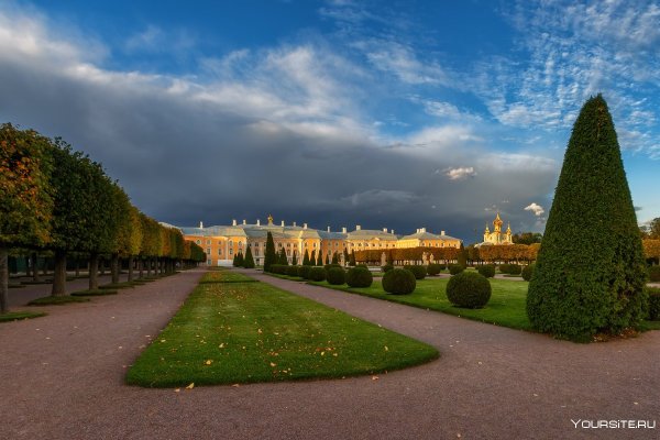 Парк Петергоф верхний парк осенью