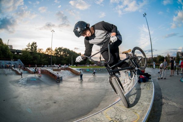 Экстремальная езда в городе
