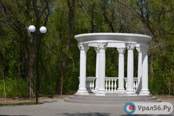 Парк Строителей Орск беседка