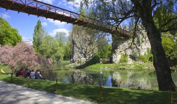 Парк БЮТ-Шомон в Париже