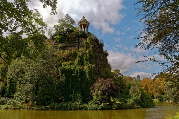 Французский парк БЮТ Шомон (Париж)