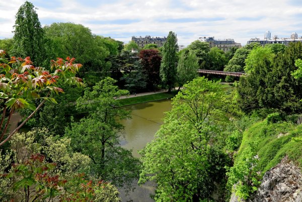 Французский парк БЮТ Шомон (Париж)