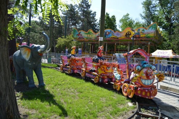 Анапа парк джунгли карусели
