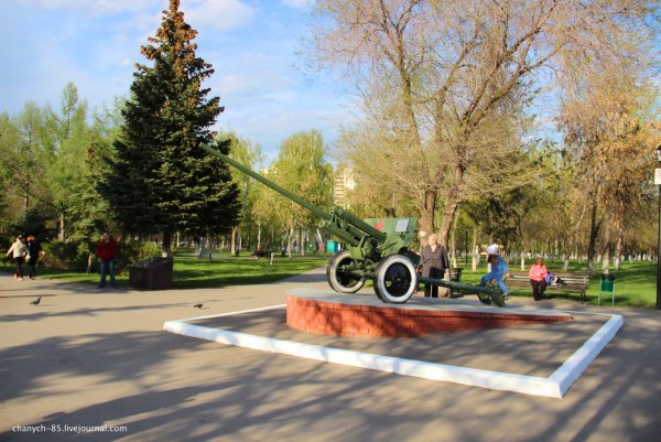 Монументы в парке Победы Самара