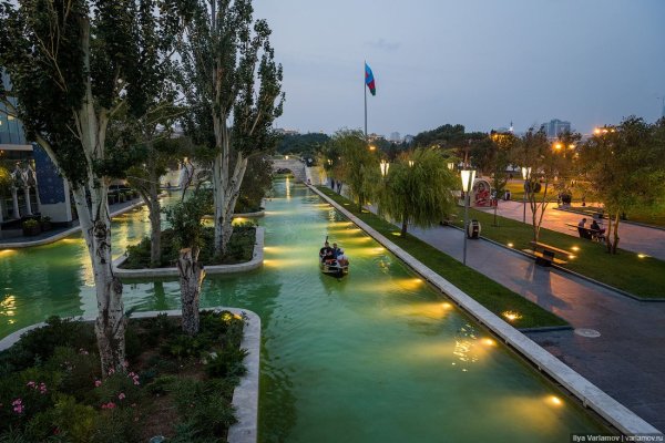 Баку Венеция бульвар
