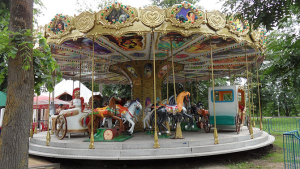 Горпарк Майкоп карусели