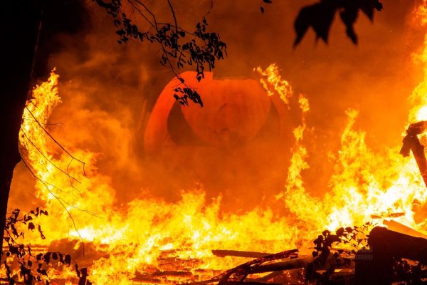 Парк с огнями