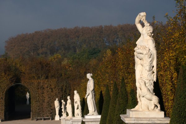 Версальский дворец статуи