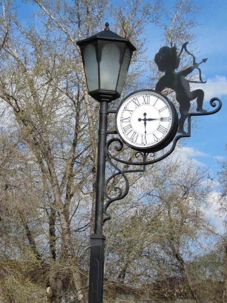 Уличные часы