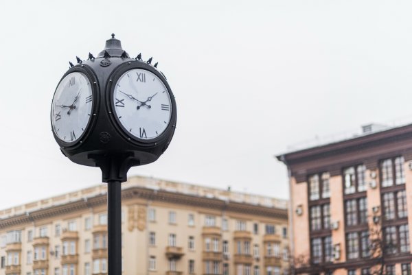 Часы на опоре 1.т01.1.0.ч01