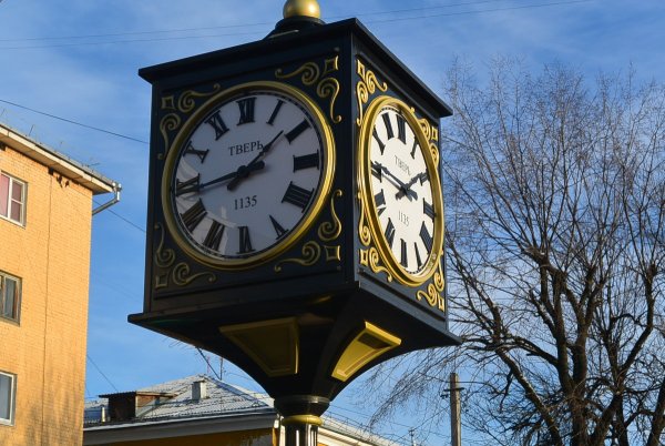 Уличные часы
