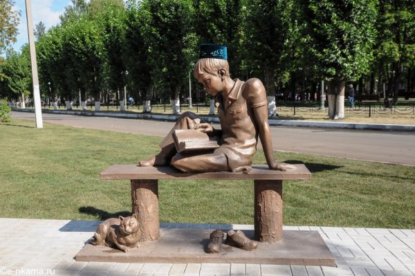 Памятник Габдуллы Тукая в Нижнекамске