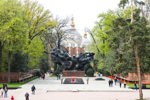 Парк 28 Панфиловцев Алматы