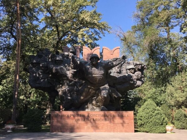 Парк 28 Панфиловцев Алматы