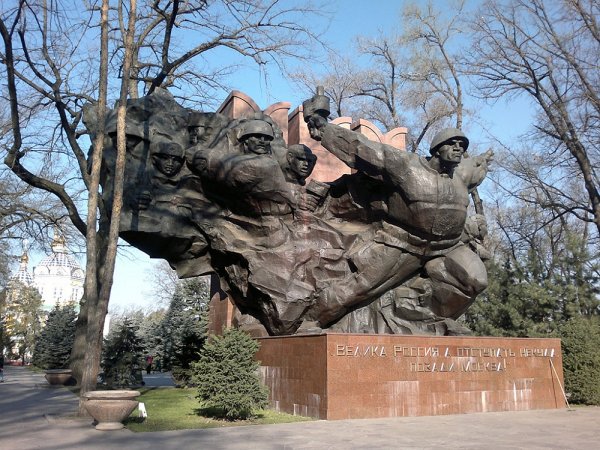 Алма Ата парк 28 Панфиловцев