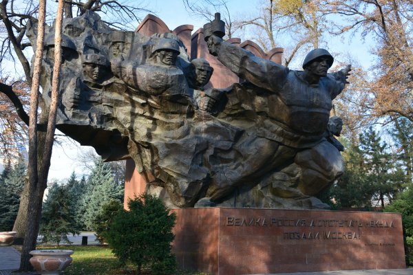 Парк 28 Панфиловцев Алматы