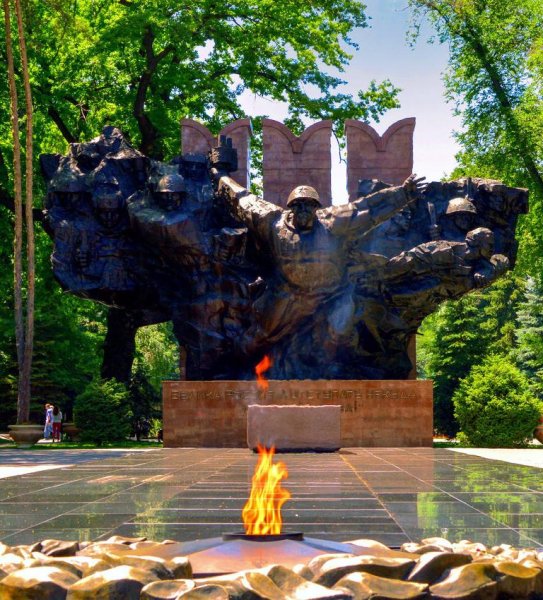 Парк имени 28 Гвардейцев-Панфиловцев