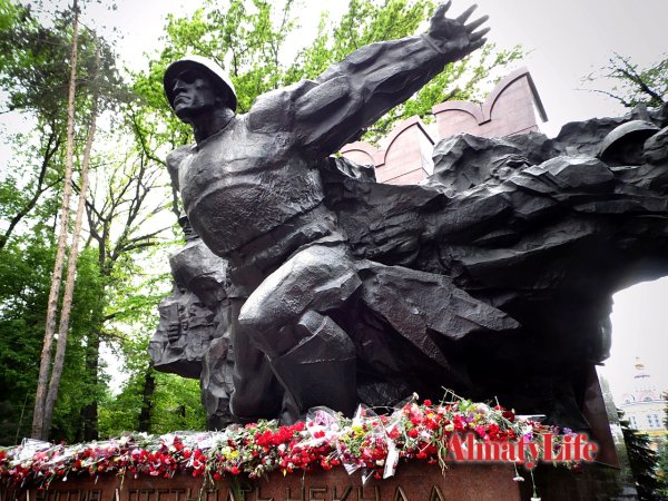 Парк 28 Панфиловцев Алматы