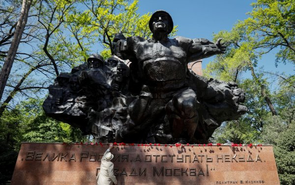 28 Панфиловцев мемориал Алматы