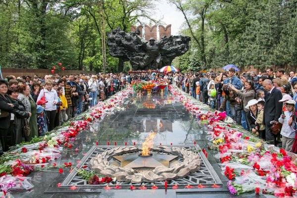 Казахстан парк 28 Панфиловцев