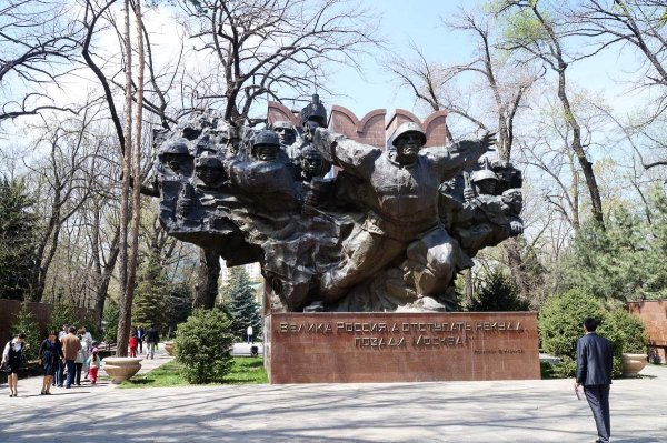 Парк 28 героев-Панфиловцев Алматы