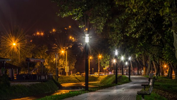 Сквер Горького освещение