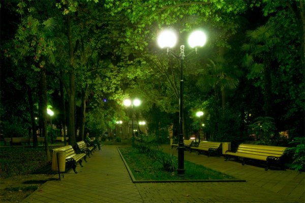 Фонари в скверах Москвы