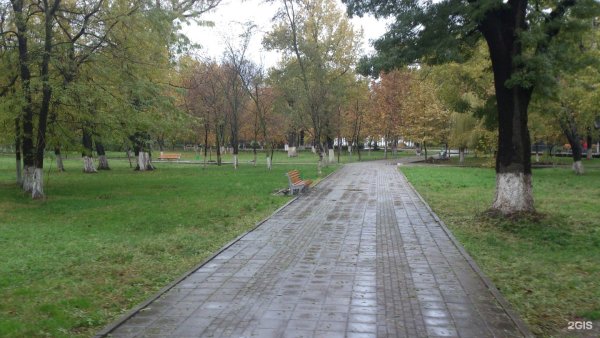 Махачкала памятник парк Ленинского Комсомола