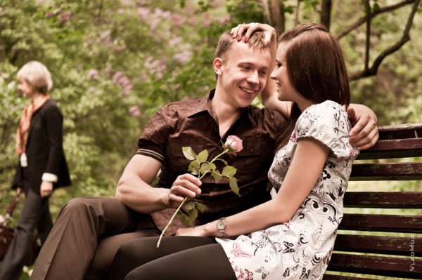 Молодые влюбленные