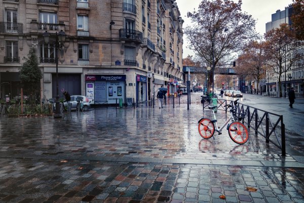 Улица пасмурно