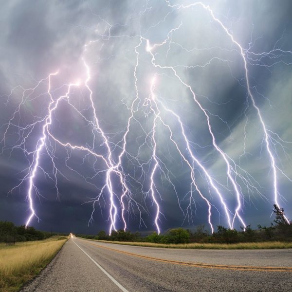 Торнадо Гром молния