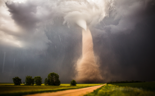 Природные стихии Торнадо