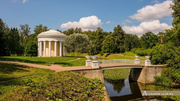 Храм дружбы в Павловске Камерон